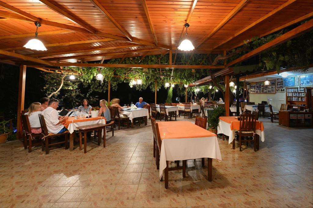 St. Nicholas Pension باتارا المظهر الخارجي الصورة