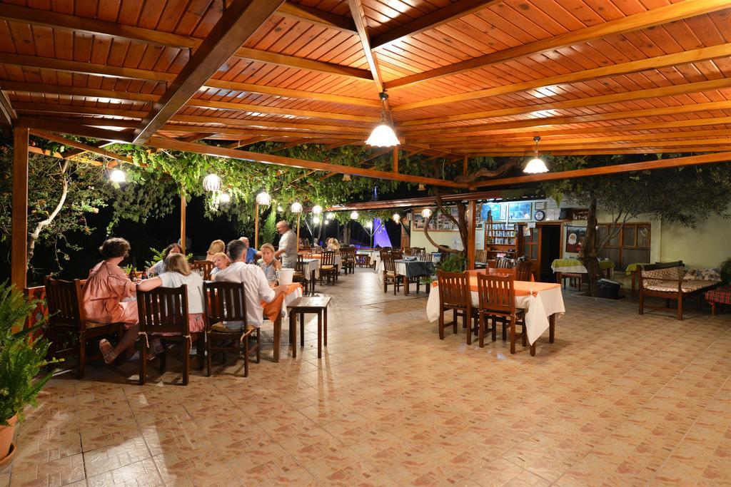 St. Nicholas Pension باتارا المظهر الخارجي الصورة