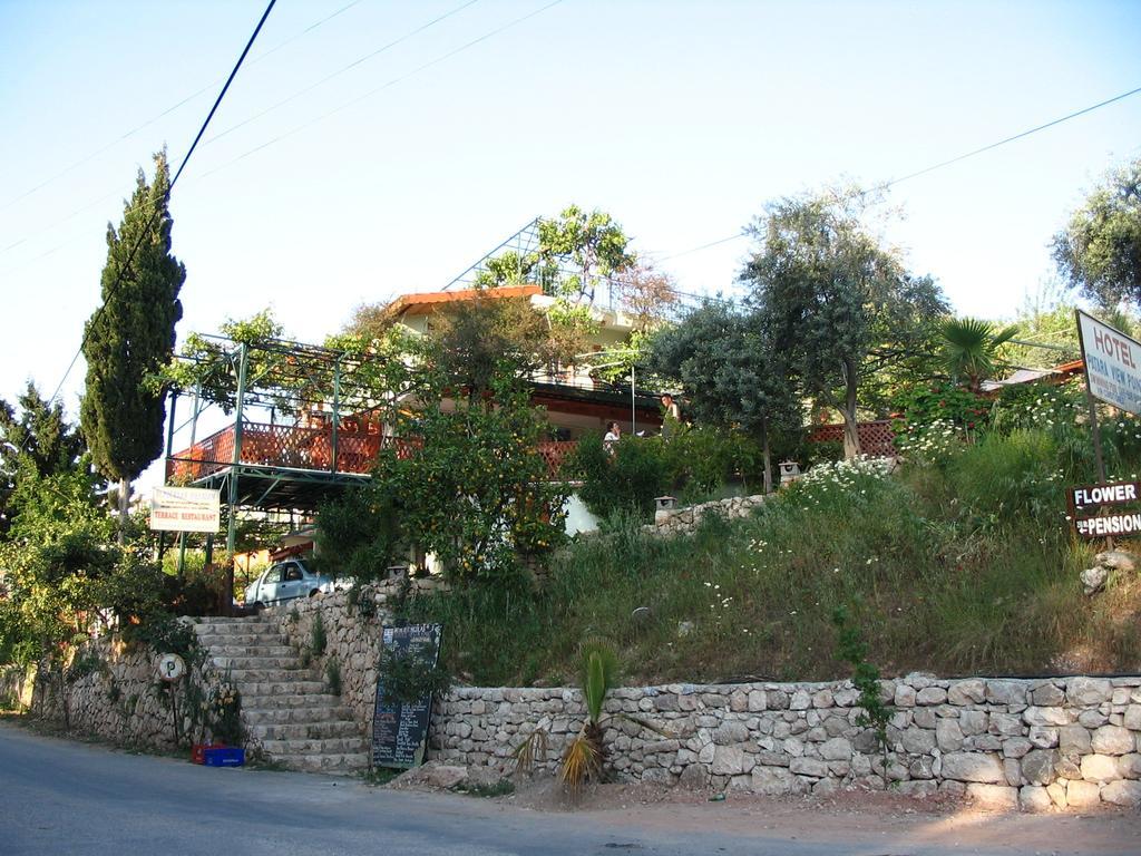 St. Nicholas Pension باتارا المظهر الخارجي الصورة
